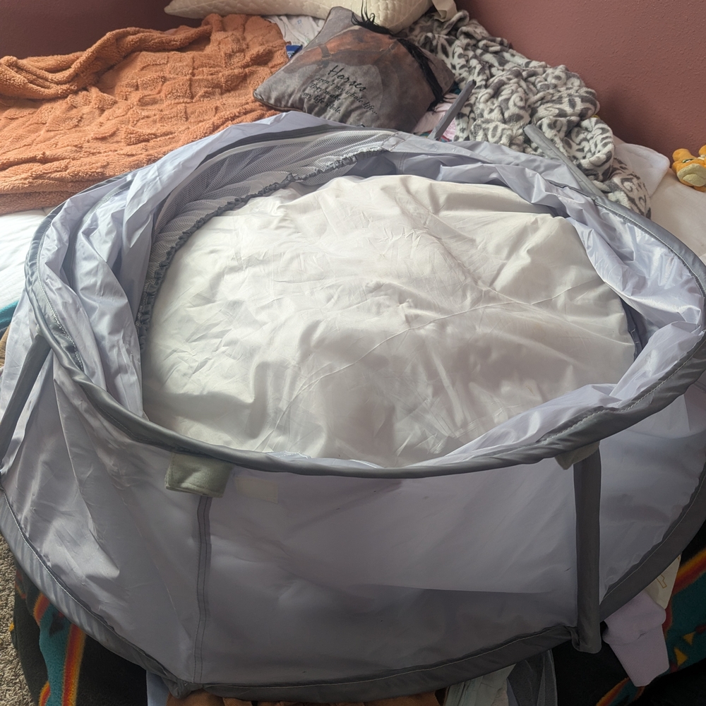 Gray and White Pop-Up Pet Tent
